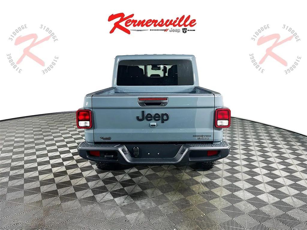 new 2025 Jeep Gladiator car, priced at $44,623