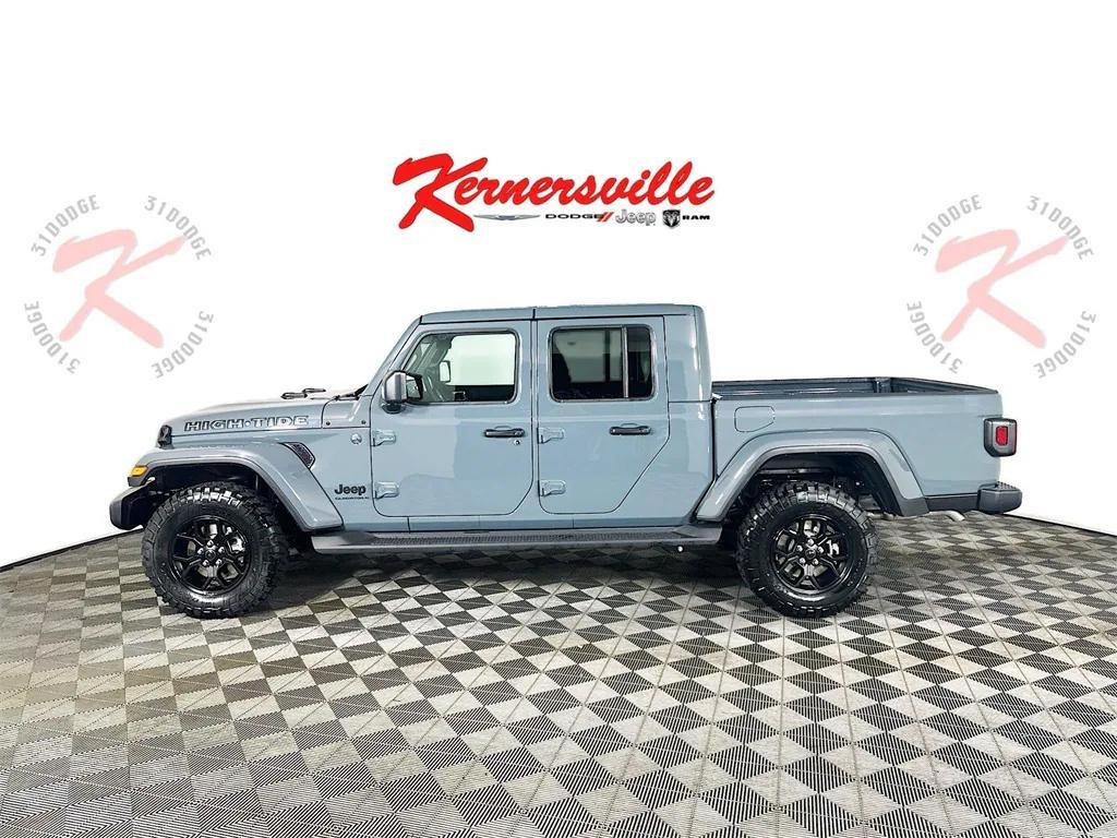 new 2025 Jeep Gladiator car, priced at $44,623