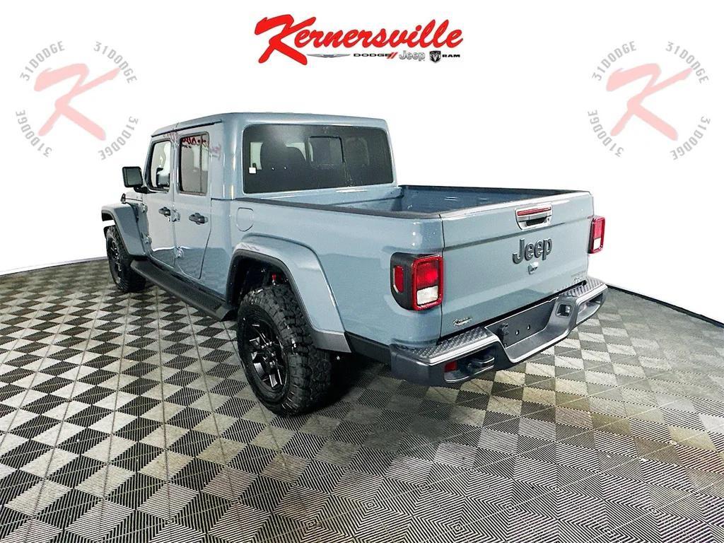 new 2025 Jeep Gladiator car, priced at $44,623