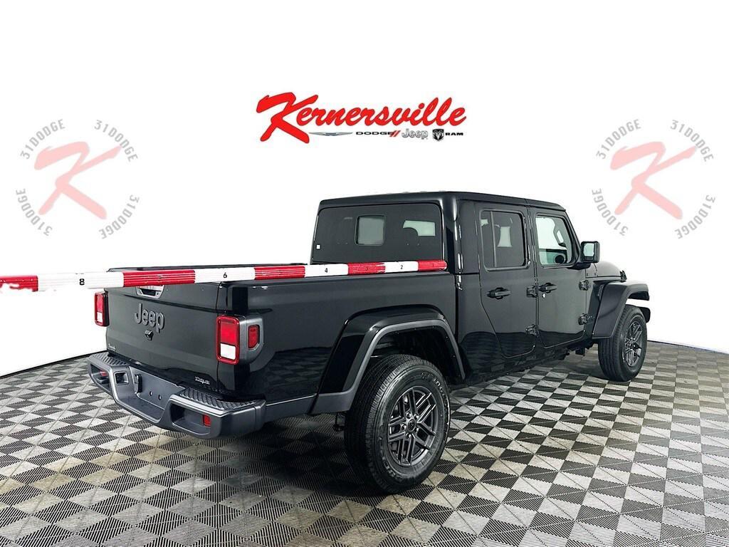 new 2025 Jeep Gladiator car, priced at $43,317