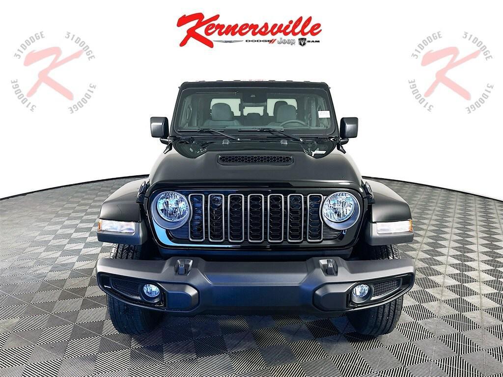 new 2025 Jeep Gladiator car, priced at $43,317