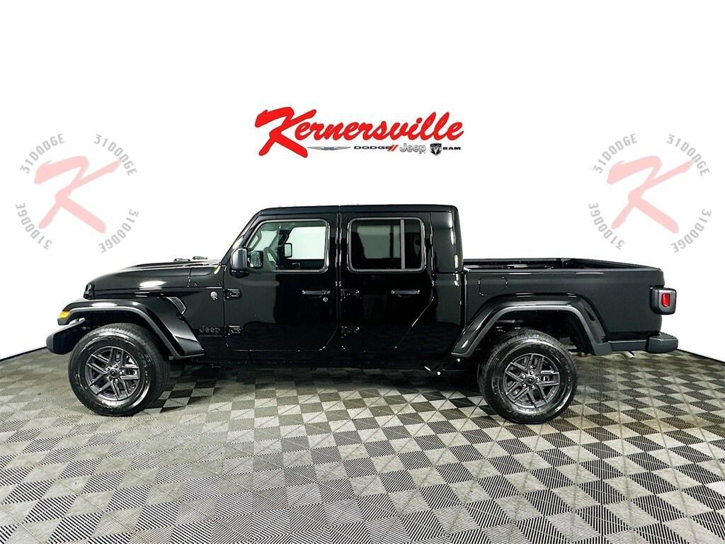new 2025 Jeep Gladiator car, priced at $43,317