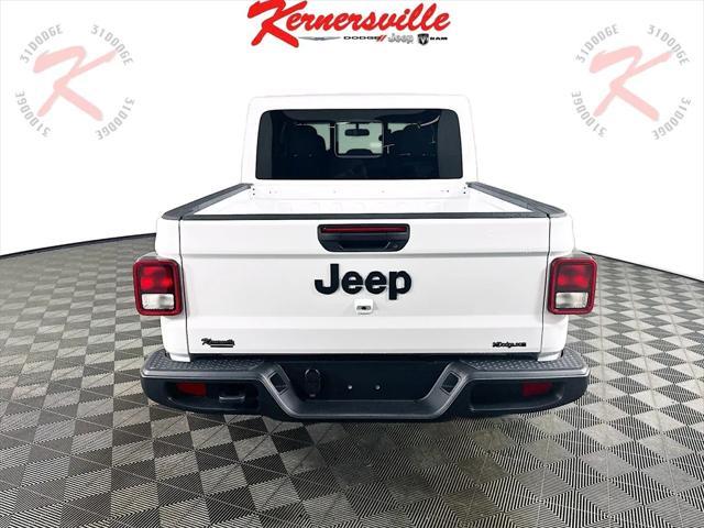 new 2025 Jeep Gladiator car, priced at $39,205
