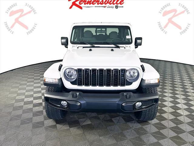 new 2025 Jeep Gladiator car, priced at $39,205