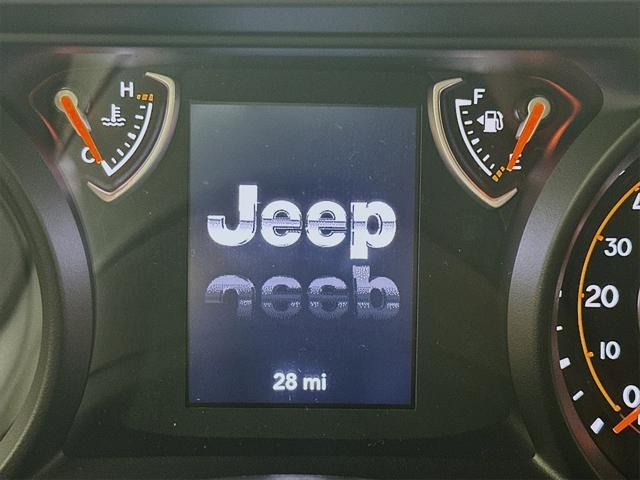 new 2025 Jeep Gladiator car, priced at $39,205