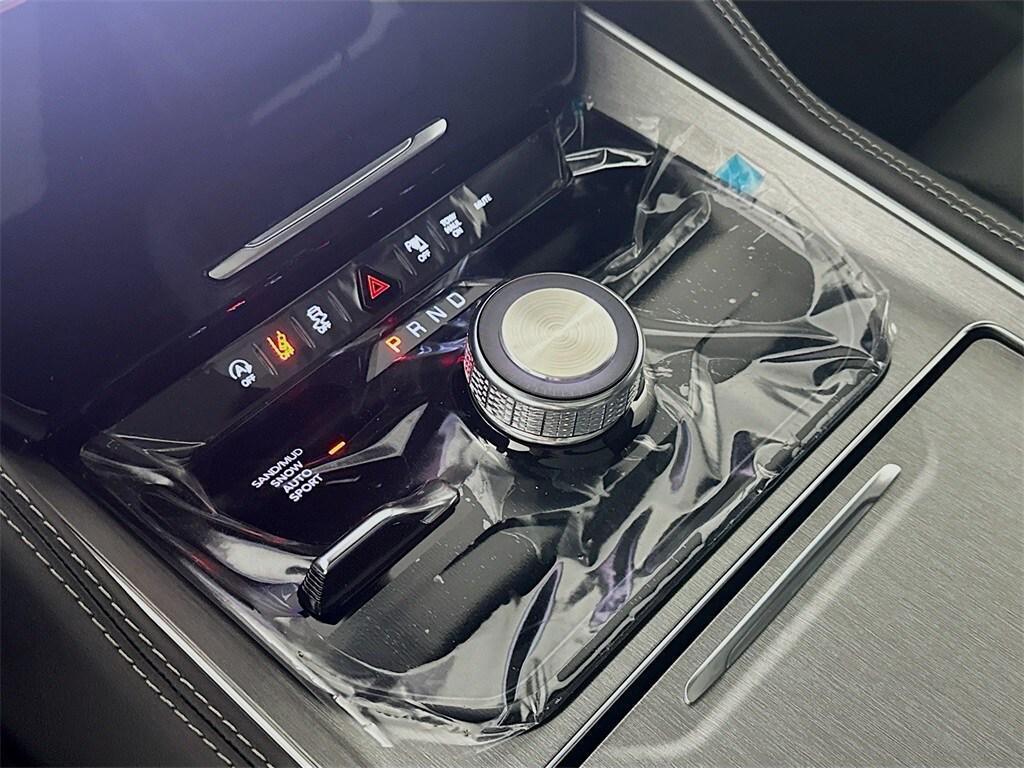 new 2025 Jeep Wagoneer L car, priced at $75,283