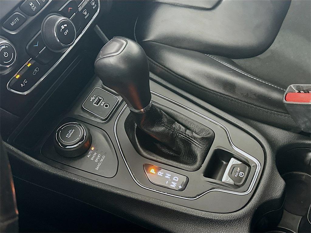 used 2020 Jeep Cherokee car, priced at $19,835