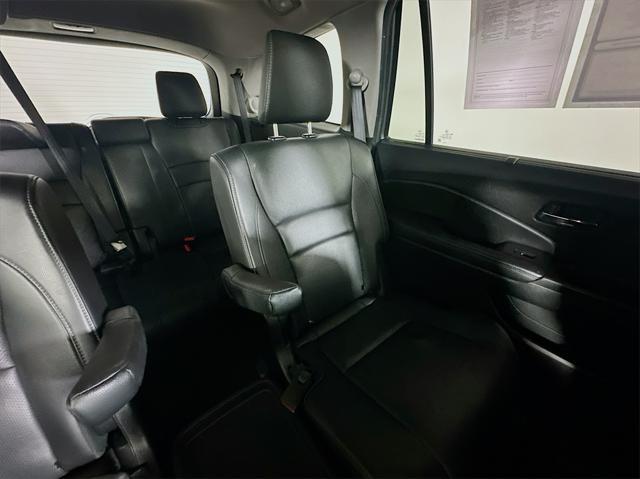 used 2022 Honda Pilot car, priced at $35,935