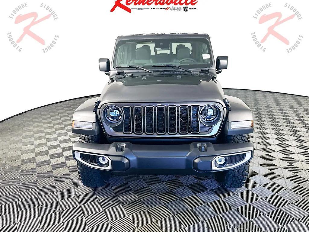 new 2025 Jeep Gladiator car, priced at $45,924