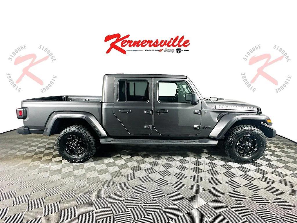 new 2025 Jeep Gladiator car, priced at $45,924