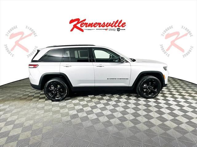 new 2024 Jeep Grand Cherokee car, priced at $39,150