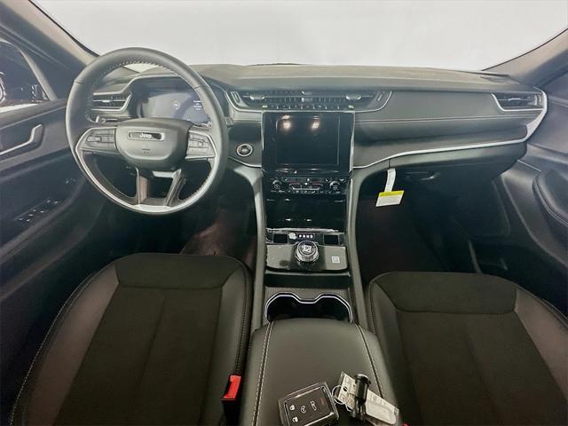 new 2025 Jeep Grand Cherokee car, priced at $42,138