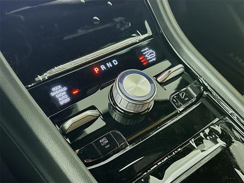 new 2025 Jeep Grand Cherokee car, priced at $57,708