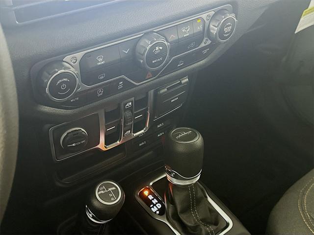 new 2025 Jeep Gladiator car, priced at $38,764