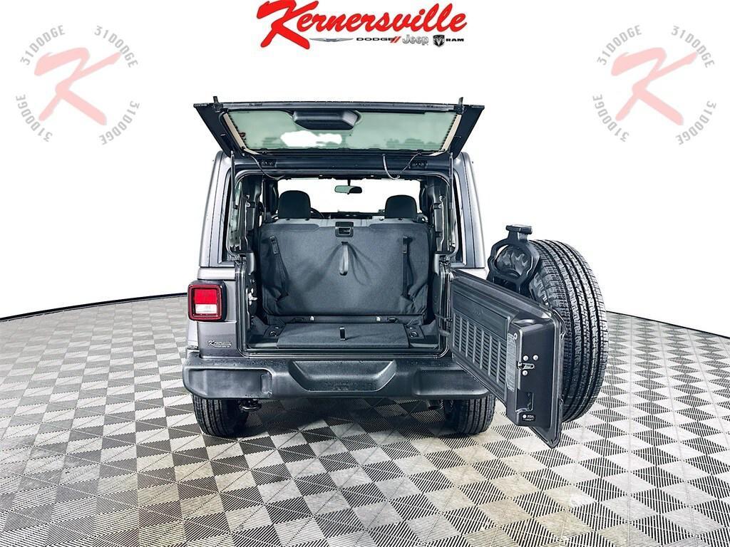 new 2026 Jeep Wrangler car, priced at $39,386