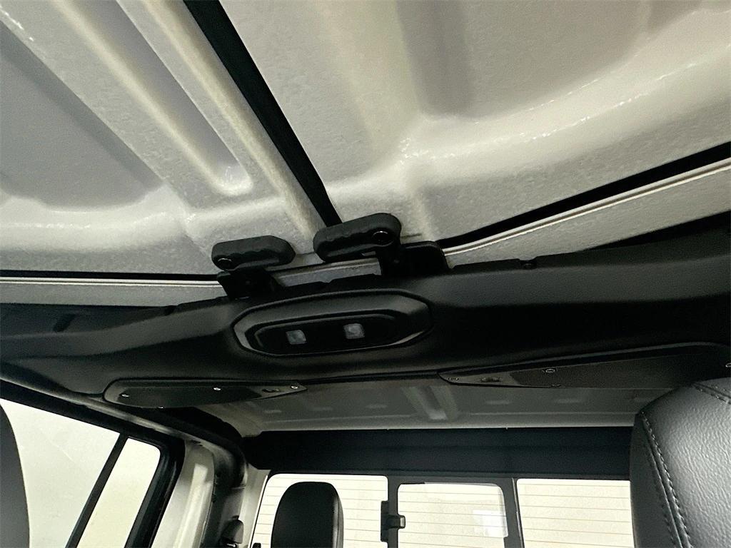 new 2025 Jeep Gladiator car, priced at $45,924