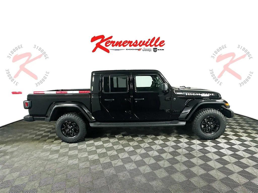 new 2025 Jeep Gladiator car, priced at $45,924