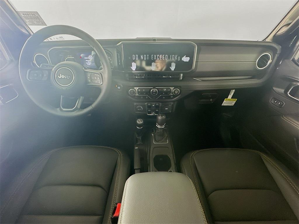 new 2025 Jeep Gladiator car, priced at $45,924