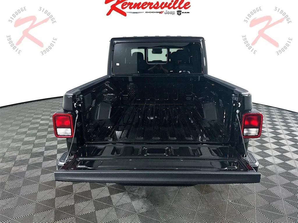 new 2025 Jeep Gladiator car, priced at $45,924