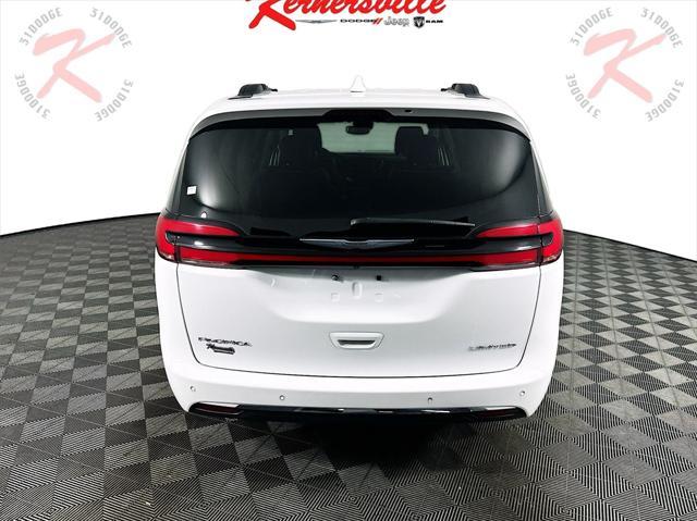 used 2022 Chrysler Pacifica car, priced at $25,235