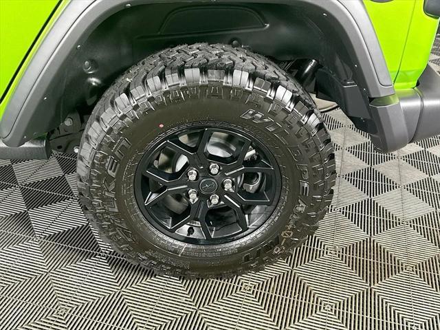 new 2025 Jeep Wrangler car, priced at $43,166
