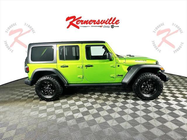 new 2025 Jeep Wrangler car, priced at $43,166