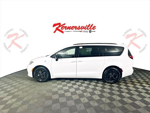 new 2025 Chrysler Pacifica Hybrid car, priced at $54,597