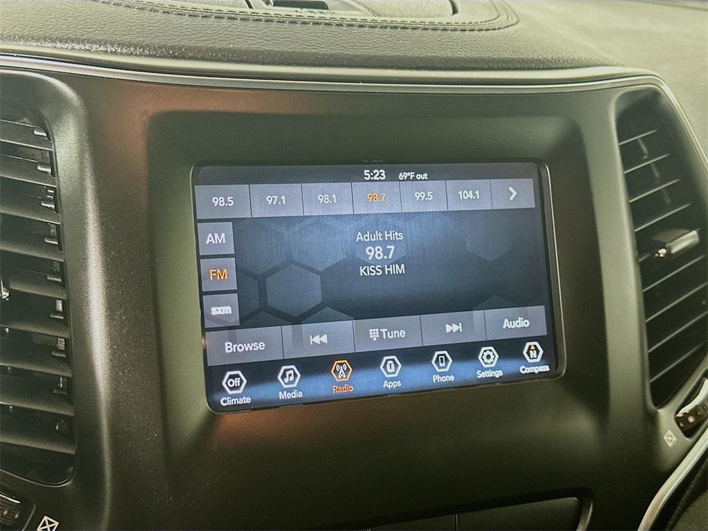 used 2019 Jeep Cherokee car, priced at $19,385