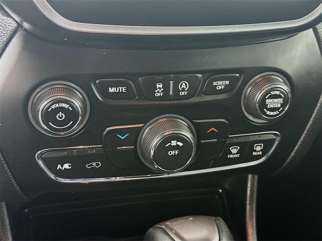 used 2019 Jeep Cherokee car, priced at $19,385