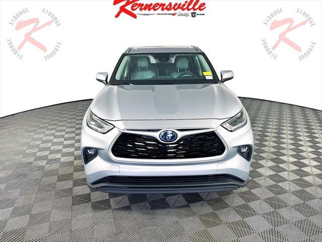 used 2021 Toyota Highlander Hybrid car, priced at $31,435
