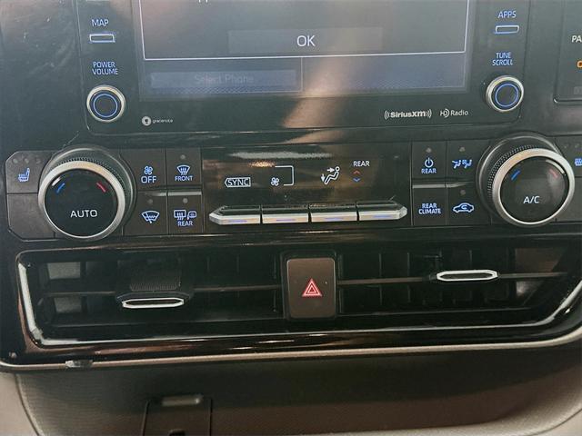 used 2021 Toyota Highlander Hybrid car, priced at $31,435