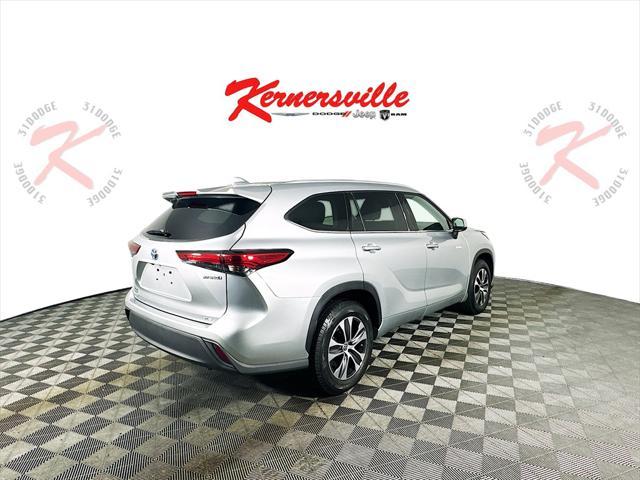 used 2021 Toyota Highlander Hybrid car, priced at $31,435