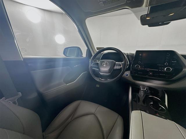 used 2021 Toyota Highlander Hybrid car, priced at $31,435