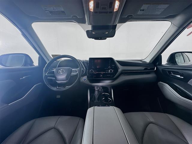 used 2021 Toyota Highlander Hybrid car, priced at $31,435