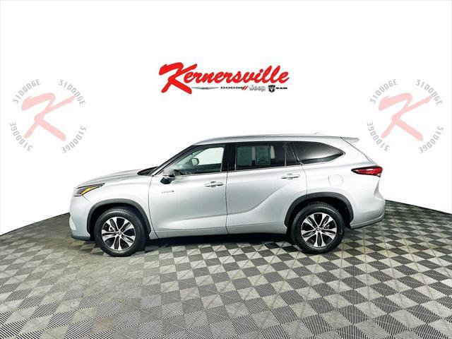used 2021 Toyota Highlander Hybrid car, priced at $31,435