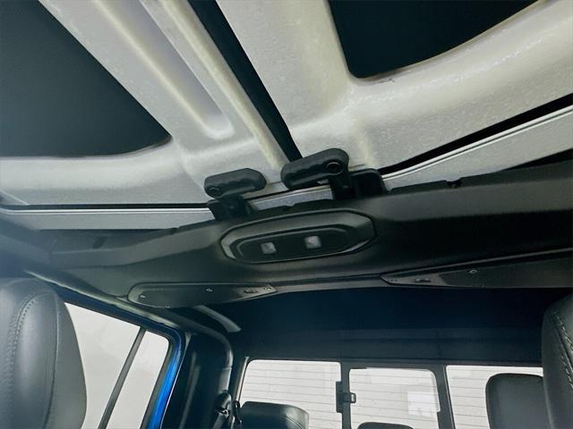 new 2025 Jeep Gladiator car, priced at $53,439