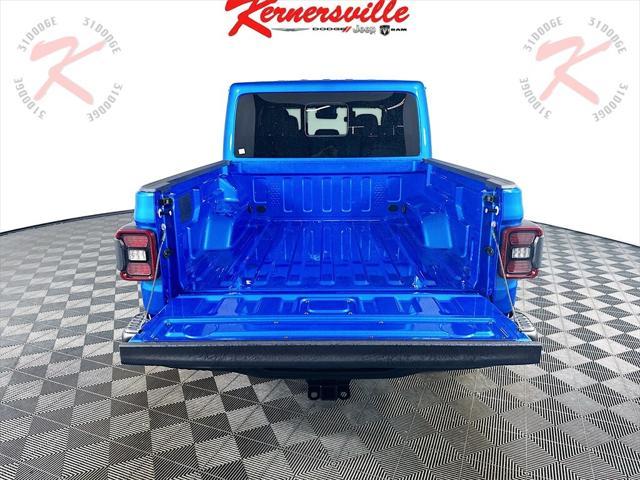 new 2025 Jeep Gladiator car, priced at $53,439