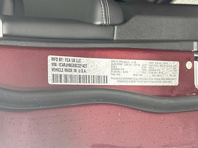new 2025 Jeep Grand Cherokee car, priced at $46,066