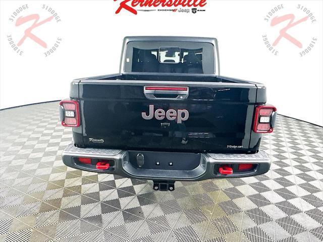new 2025 Jeep Gladiator car, priced at $48,040