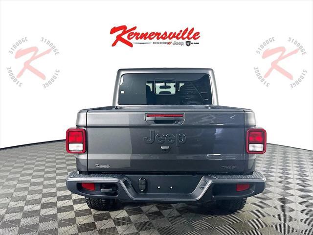 new 2025 Jeep Gladiator car, priced at $39,723