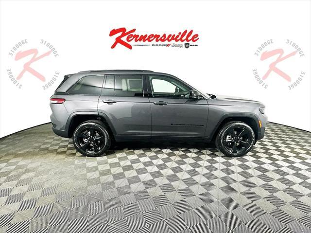 new 2024 Jeep Grand Cherokee car, priced at $43,947