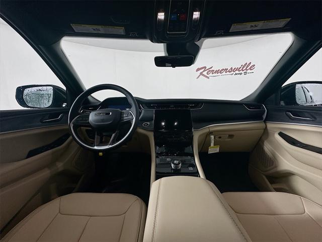 new 2025 Jeep Grand Cherokee car, priced at $44,171