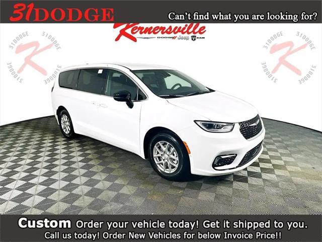 new 2025 Chrysler Pacifica car, priced at $45,181