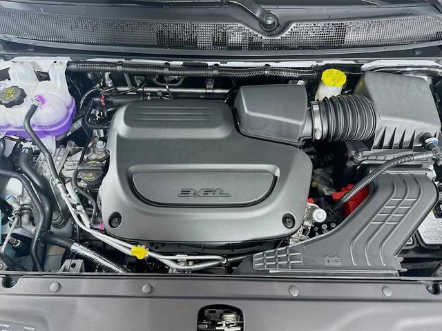 new 2025 Chrysler Pacifica car, priced at $45,181