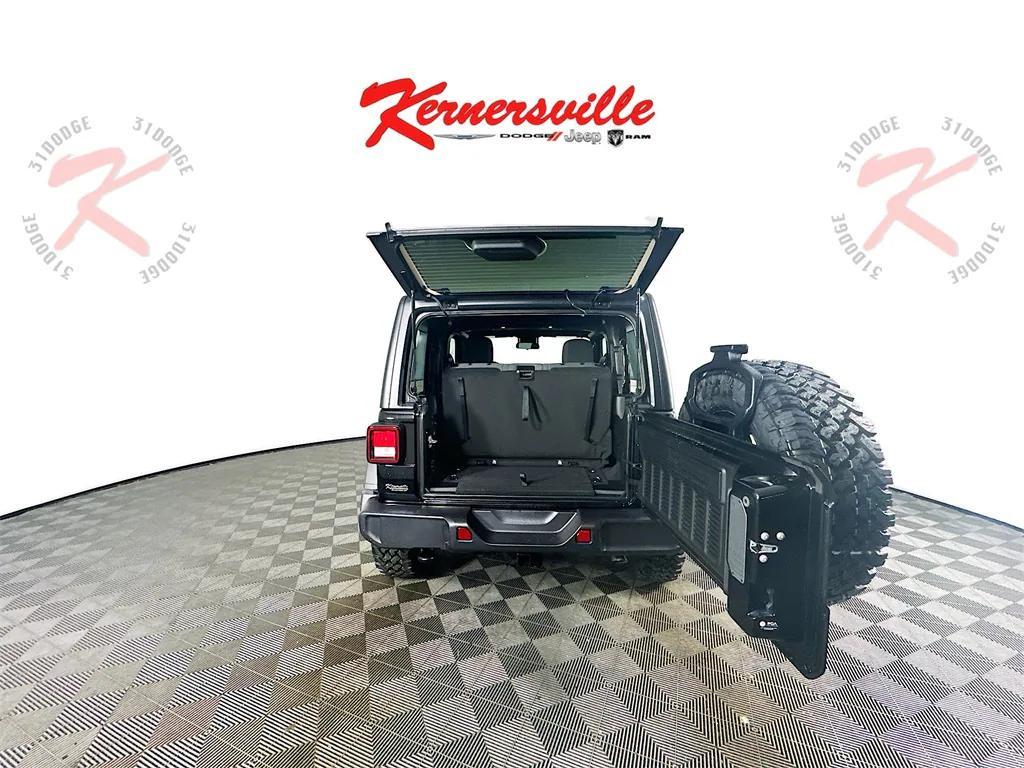 new 2025 Jeep Wrangler car, priced at $42,225
