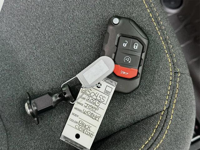 new 2025 Jeep Wrangler car, priced at $42,725