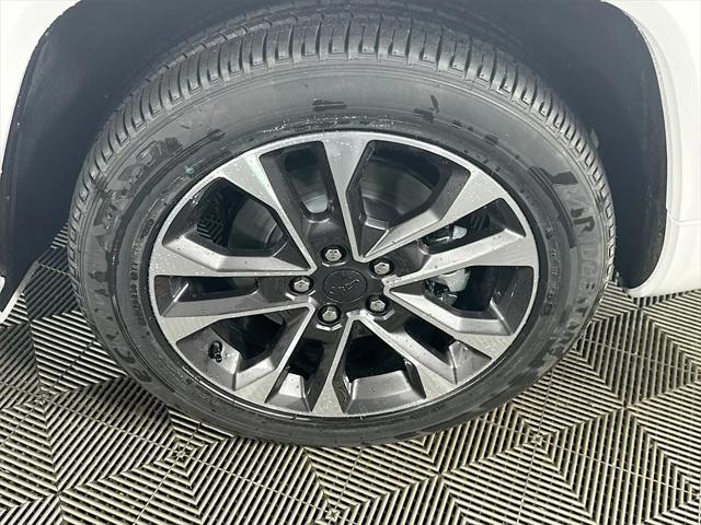 new 2025 Jeep Grand Cherokee L car, priced at $60,937