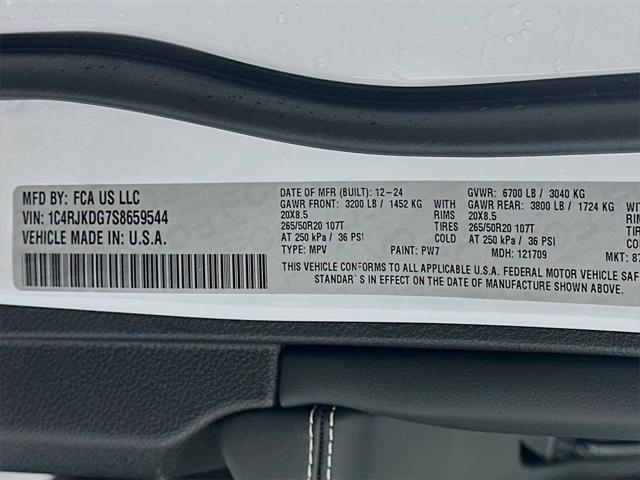 new 2025 Jeep Grand Cherokee L car, priced at $60,937
