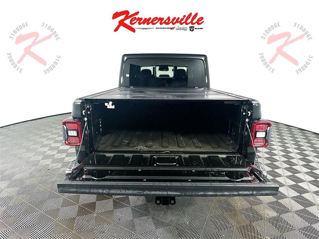 new 2026 Jeep Gladiator car, priced at $67,075