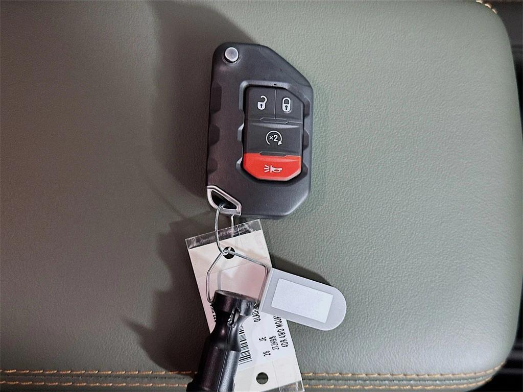 new 2026 Jeep Gladiator car, priced at $66,480